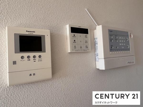 �y�Z�L�����e�B�z�@