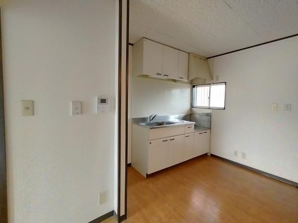 �y�����E���r���O�z�@