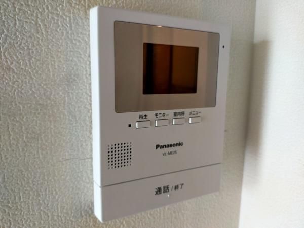 �y�Z�L�����e�B�z�@