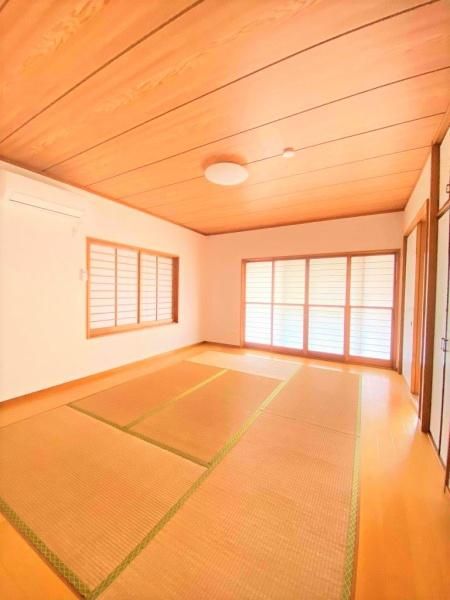 �y�����E���r���O�z�@