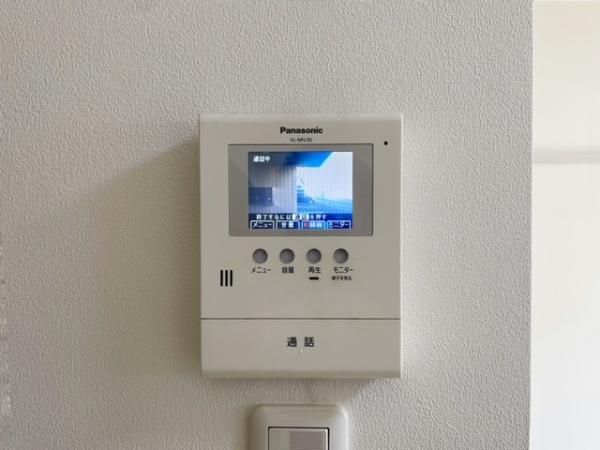 �y�Z�L�����e�B�z�@