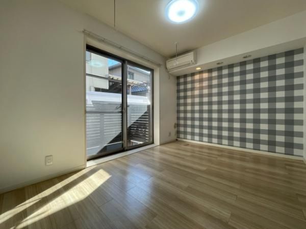 �y�����E���r���O�z�@