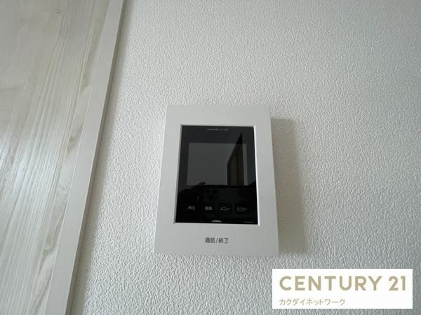 �y�Z�L�����e�B�z�@