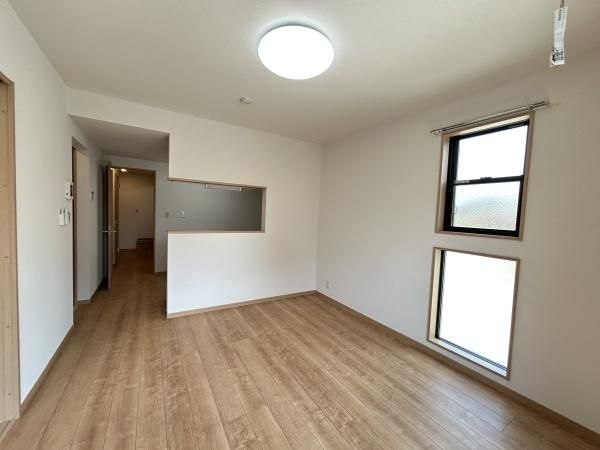 �y�����E���r���O�z�@