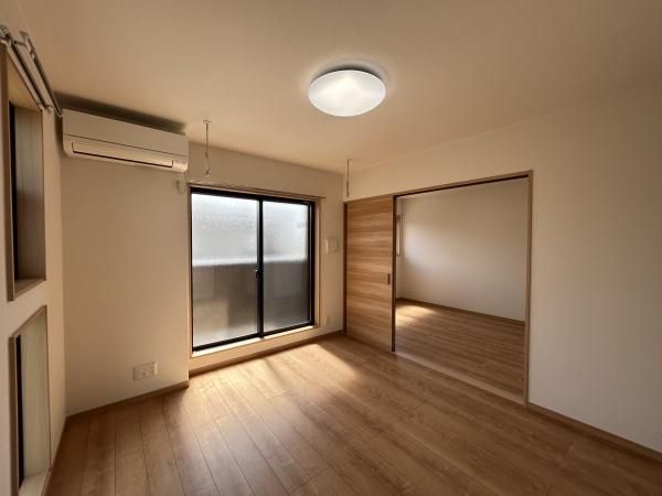 �y�����E���r���O�z�@