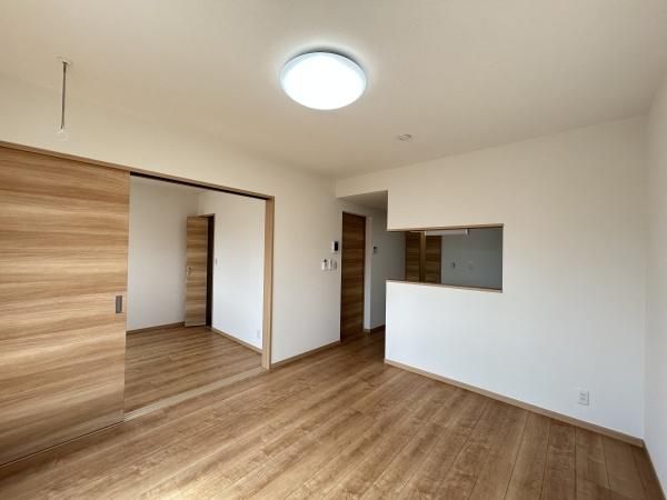 �y�����E���r���O�z�@