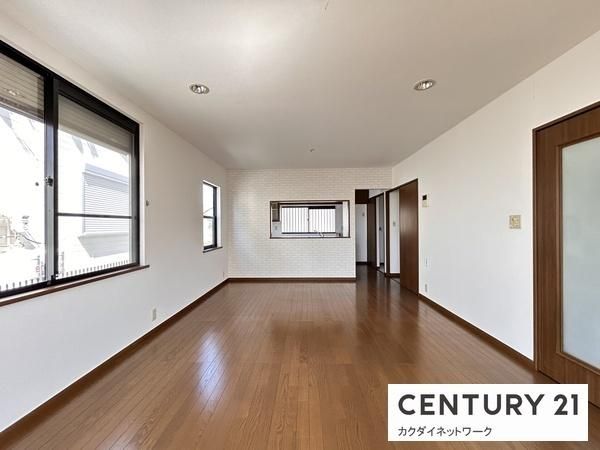 �y�����E���r���O�z�@