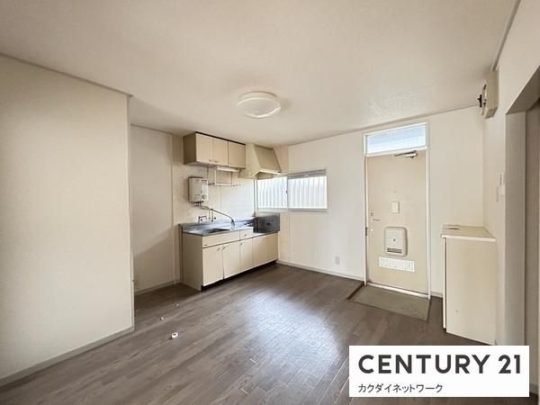 �y�����E���r���O�z�@