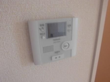 �y�Z�L�����e�B�z�@