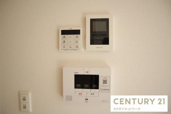 �y�Z�L�����e�B�z�@