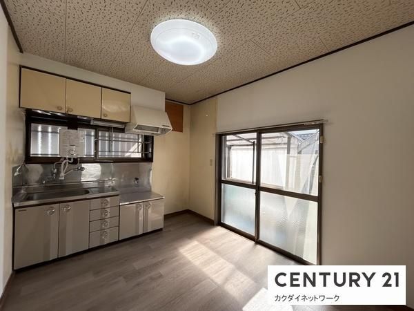 �y�����E���r���O�z�@