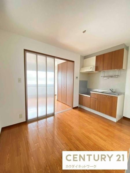 �y�����E���r���O�z�@