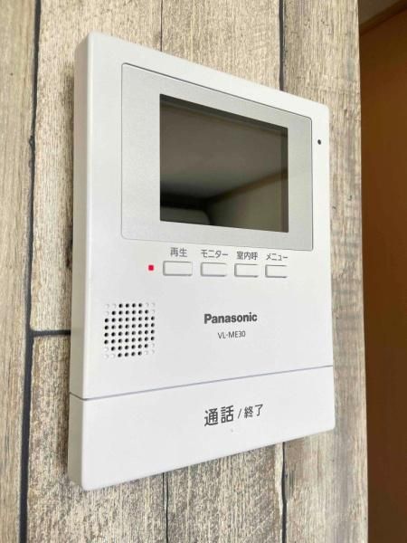 �y�Z�L�����e�B�z�@