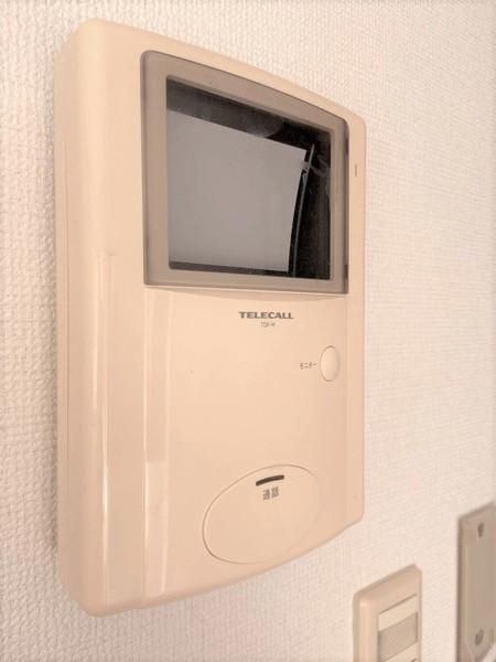 �y�Z�L�����e�B�z�@