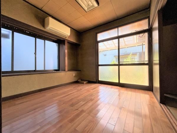 �y�����E���r���O�z�@