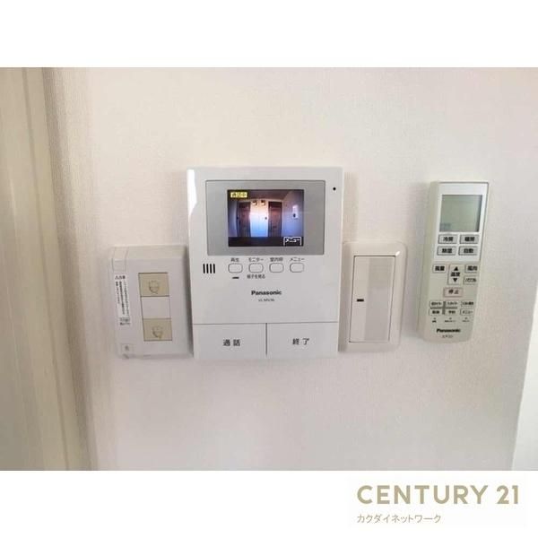 �y�Z�L�����e�B�z�@