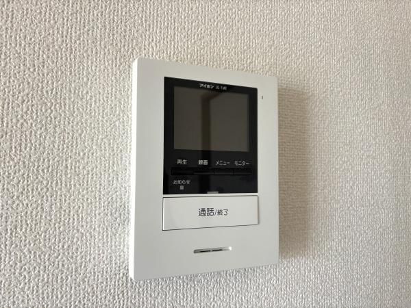 �y�Z�L�����e�B�z�@