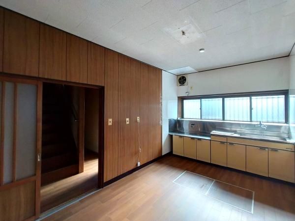 �y�����E���r���O�z�@