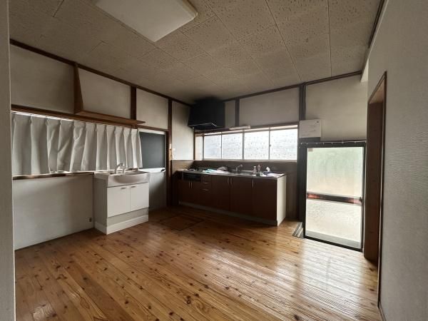 �y�����E���r���O�z�@