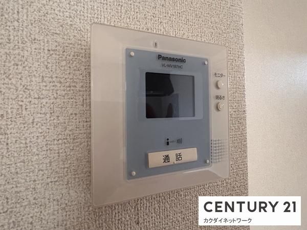 �y�Z�L�����e�B�z�@