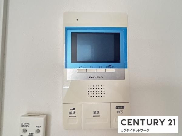 �y�Z�L�����e�B�z�@