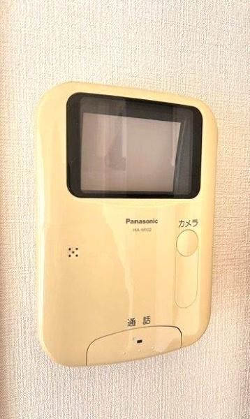 �y�Z�L�����e�B�z�@