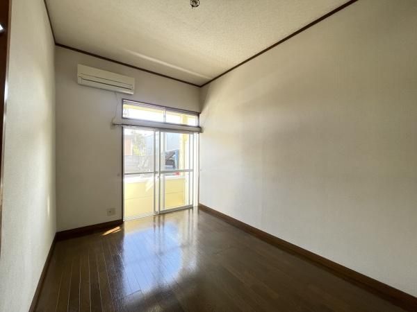 �y�����E���r���O�z�@