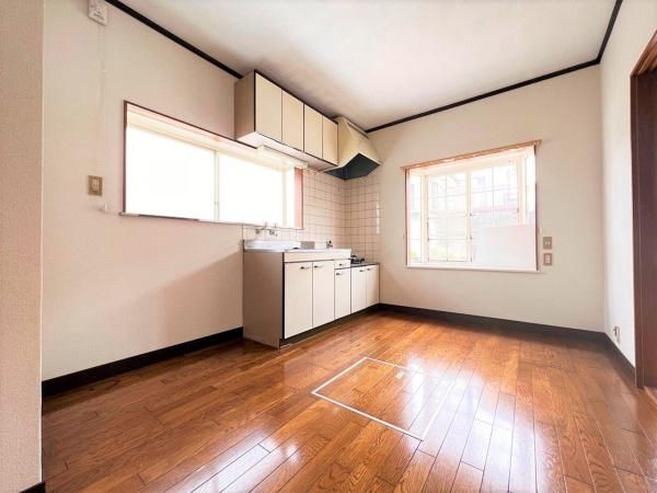 �y�����E���r���O�z�@