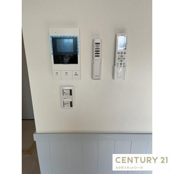 �y�Z�L�����e�B�z�@