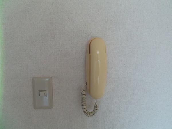 �y�Z�L�����e�B�z�@