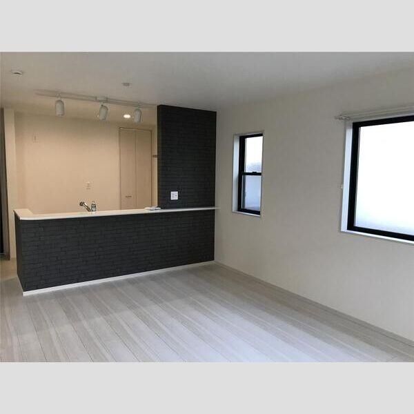 �y�����E���r���O�z�@