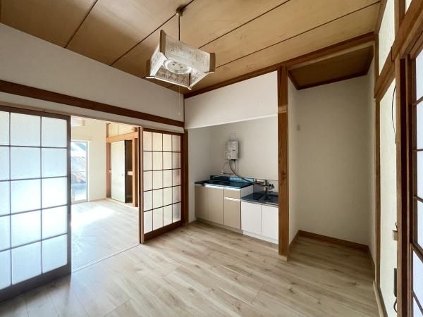 �y�����E���r���O�z�@