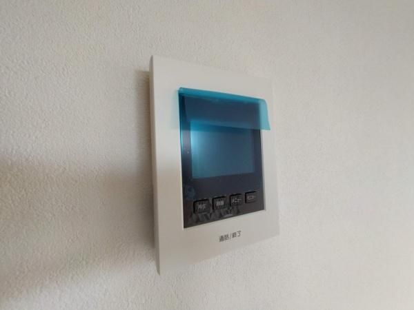 �y�Z�L�����e�B�z�@