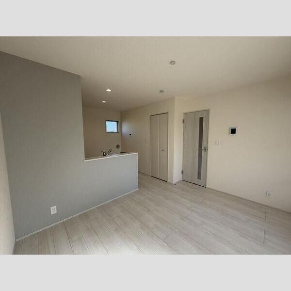 �y�����E���r���O�z�@