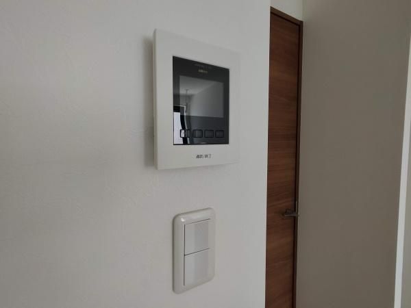 �y�Z�L�����e�B�z�@