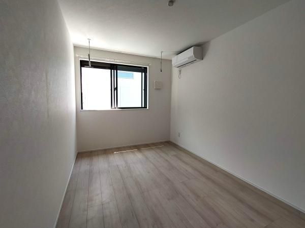 �y�����E���r���O�z�@