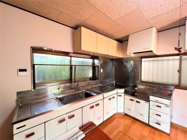 �y�L�b�`���z�@