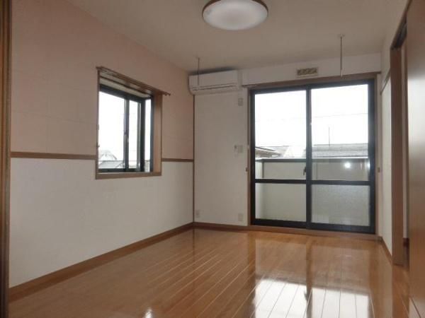 �y�����E���r���O�z�@