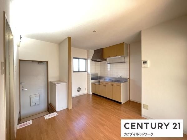 �y�����E���r���O�z�@