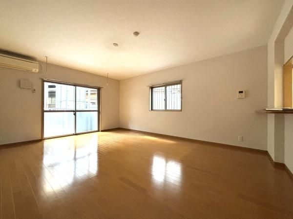 �y�����E���r���O�z�@