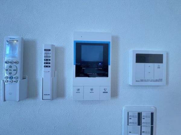 �y�Z�L�����e�B�z�@