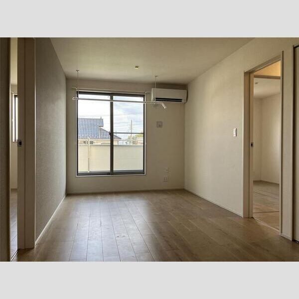 �y�����E���r���O�z�@