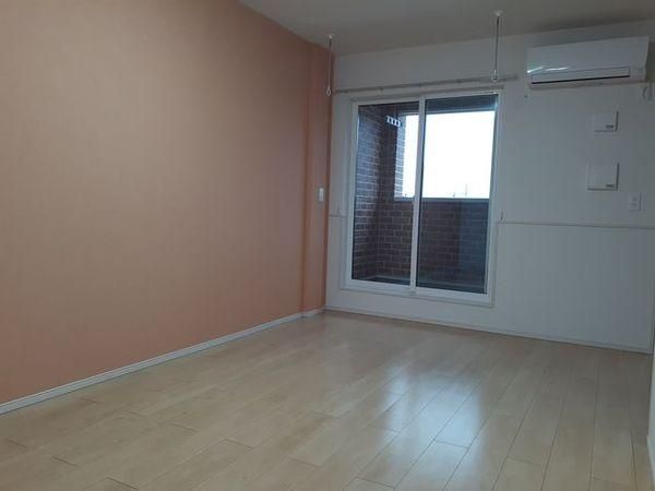 �y�����E���r���O�z�@