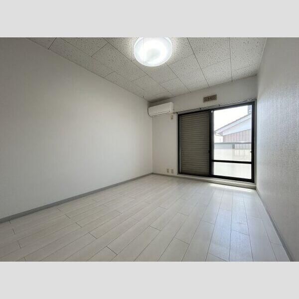 �y�����E���r���O�z�@