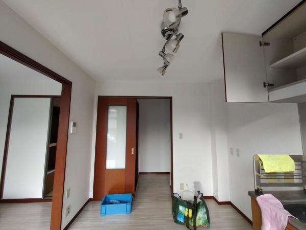 �y�����E���r���O�z�@