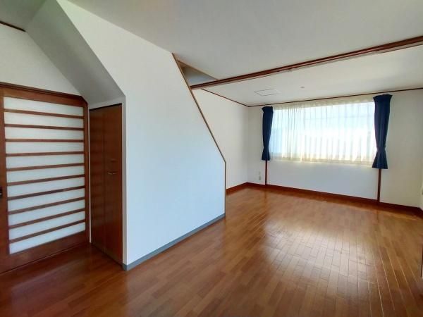 �y�����E���r���O�z�@