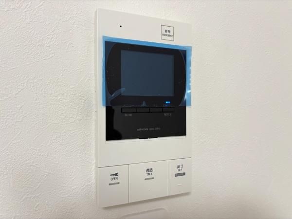 �y�Z�L�����e�B�z�@