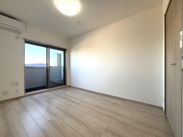 �y�����E���r���O�z�@