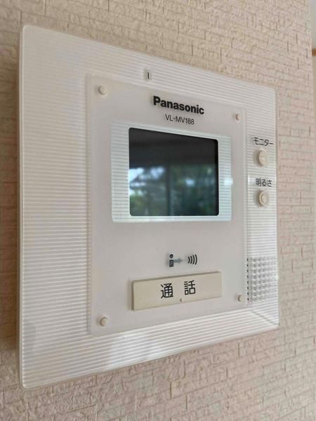 �y�Z�L�����e�B�z�@