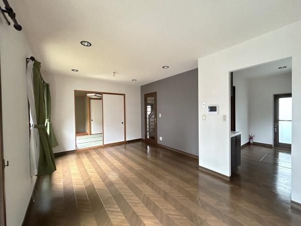 �y�����E���r���O�z�@